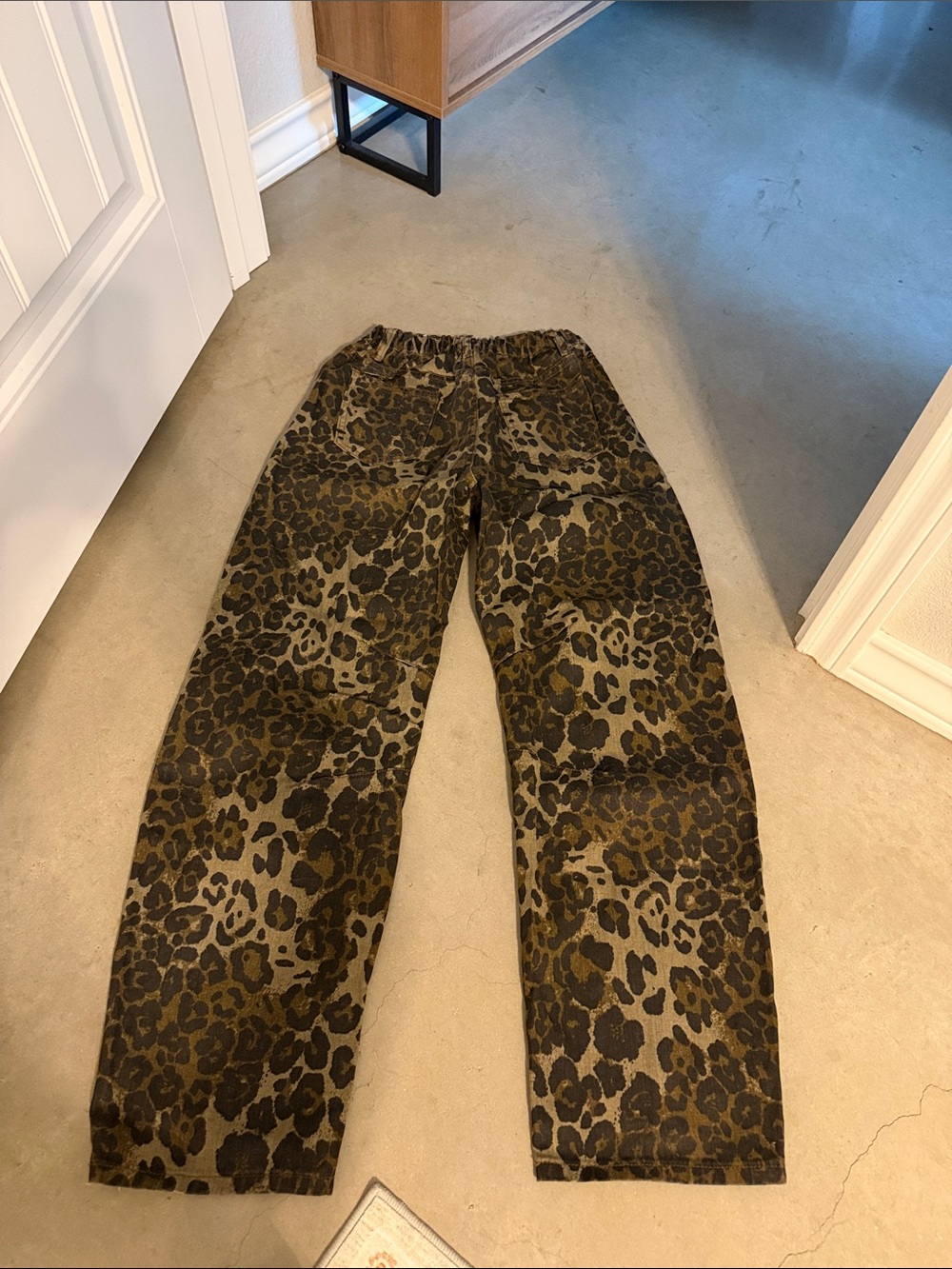 Leopard print barrel pants - Picture 3 of 3